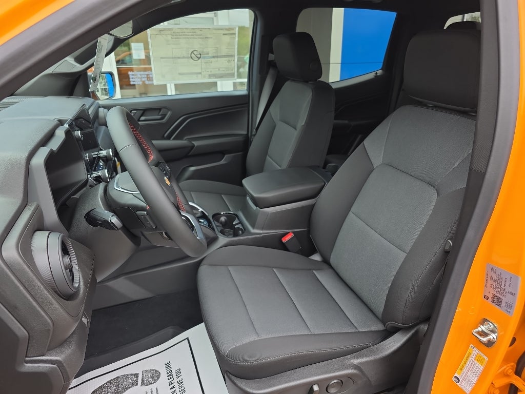 2025 Chevrolet Colorado WT/LT