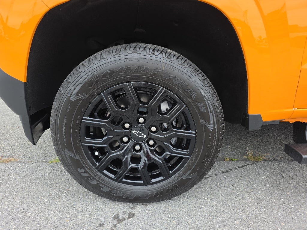 2025 Chevrolet Colorado WT/LT