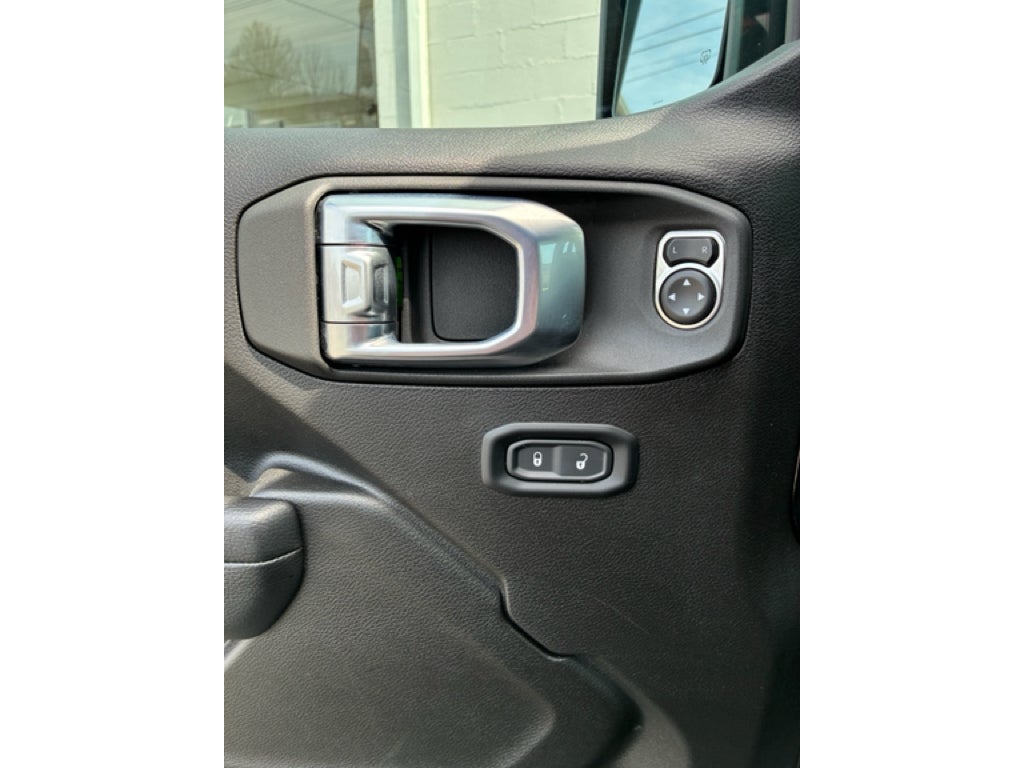2025 Jeep Wrangler 4-Door Willys 4x4