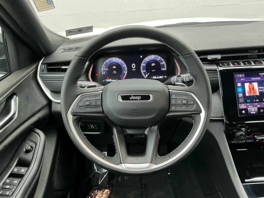 2025 Jeep Grand Cherokee GRAND CHEROKEE ALTITUDE 4X4