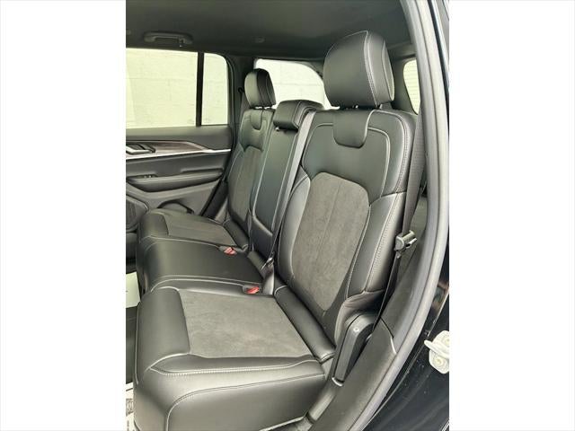 2026 Jeep Grand Cherokee LAREDO ALTITUDE 4X4