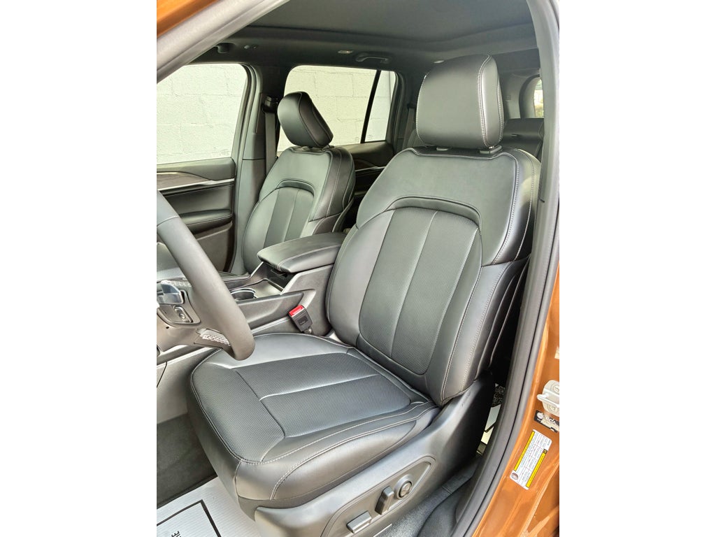 2027 Jeep Grand Cherokee Limited Reserve
