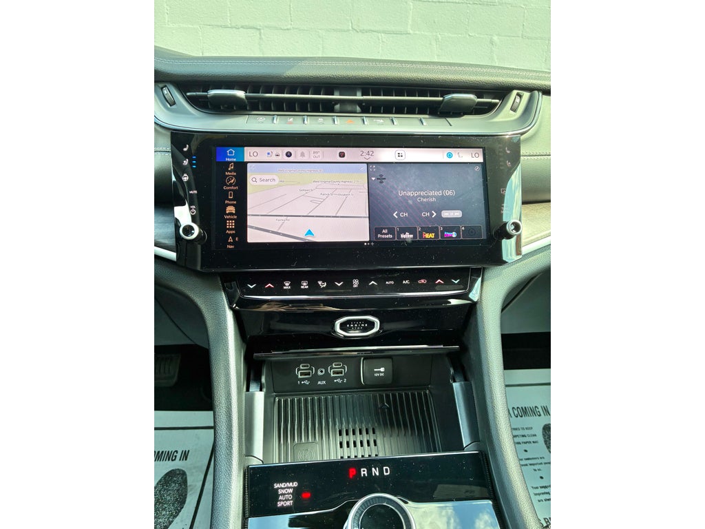 2027 Jeep Grand Cherokee Limited Reserve