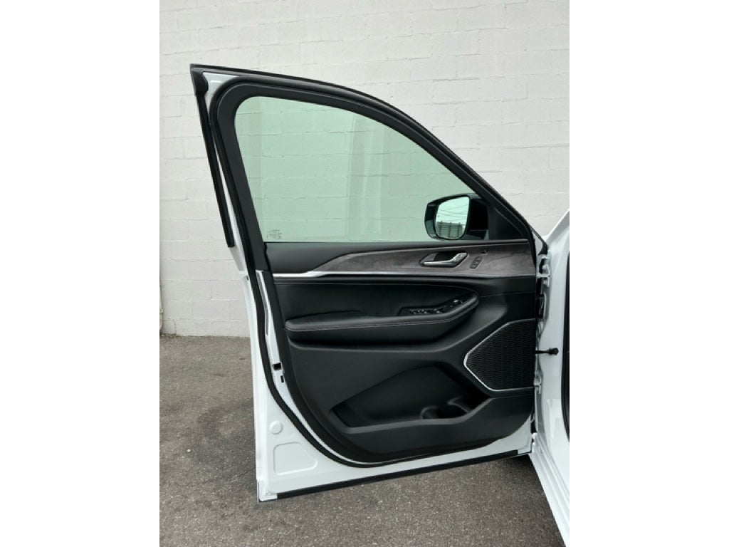 2025 Jeep Grand Cherokee GRAND CHEROKEE OVERLAND 4X4