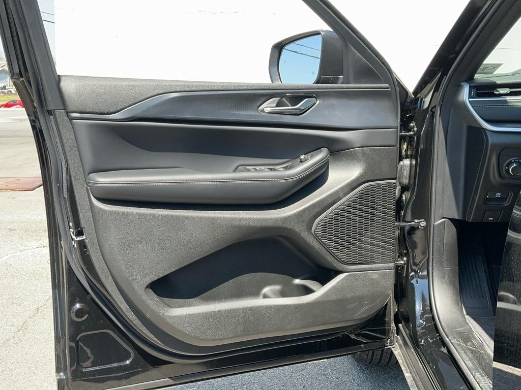 2025 Jeep Grand Cherokee GRAND CHEROKEE L LAREDO X 4X4