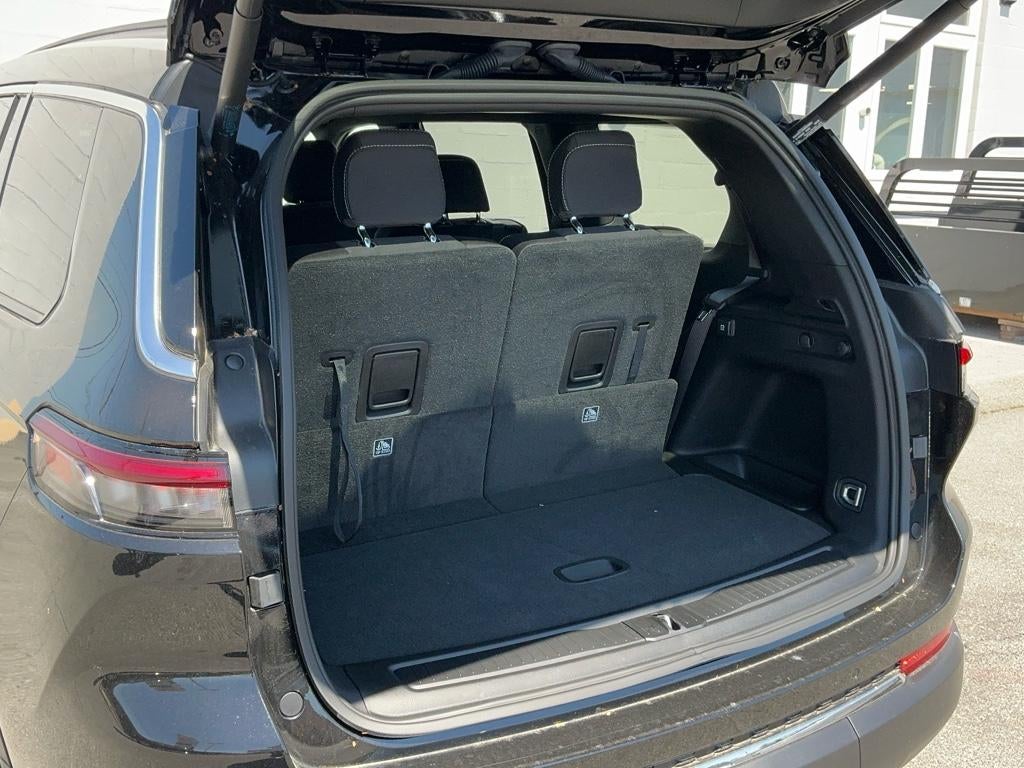 2025 Jeep Grand Cherokee GRAND CHEROKEE L LAREDO X 4X4