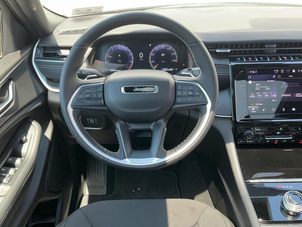 2025 Jeep Grand Cherokee GRAND CHEROKEE L LAREDO X 4X4