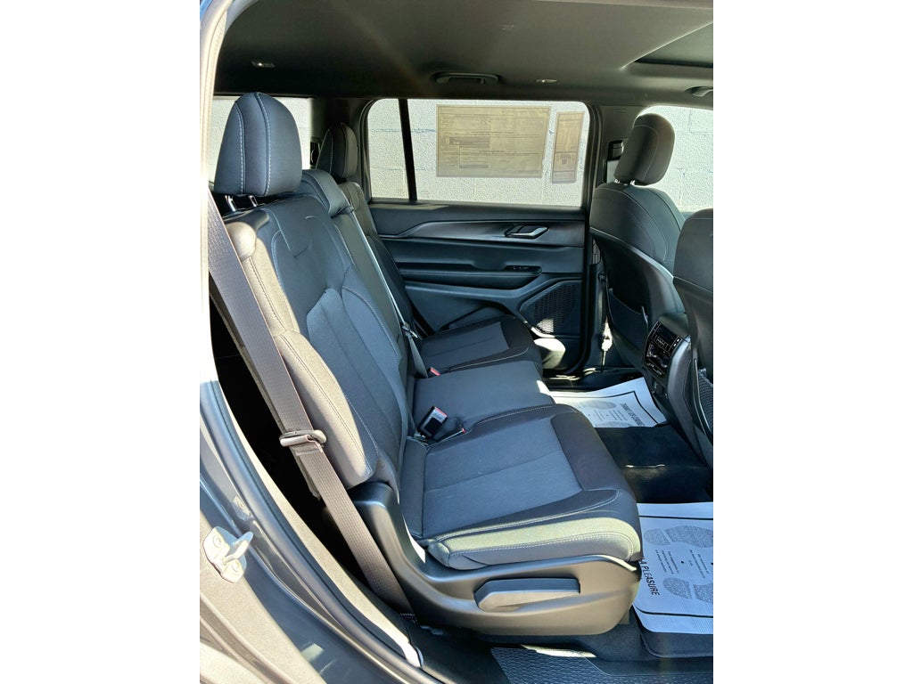 2026 Jeep Grand Cherokee Laredo X
