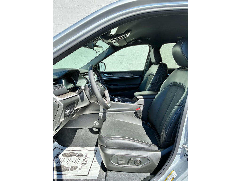 2026 Jeep Grand Cherokee L LAREDO ALTITUDE 4X4