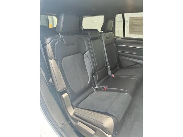 2026 Jeep Grand Cherokee L LAREDO ALTITUDE 4X4