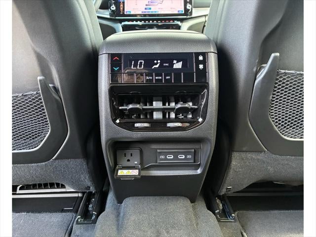 2026 Jeep Grand Cherokee L LAREDO ALTITUDE 4X4