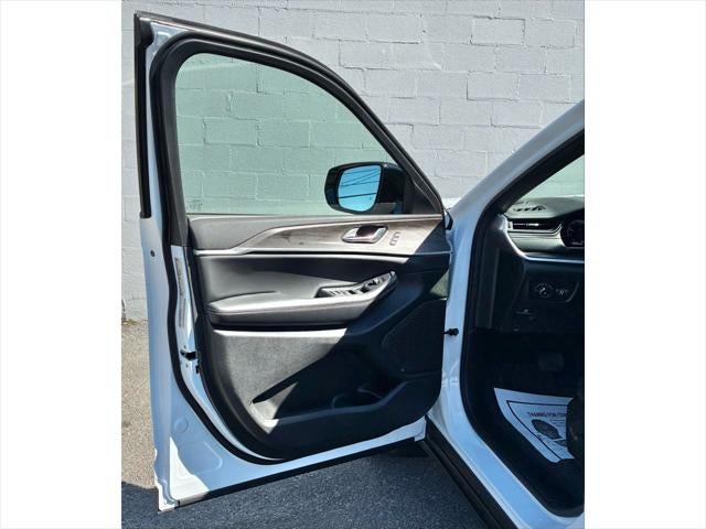 2027 Jeep Grand Cherokee Limited