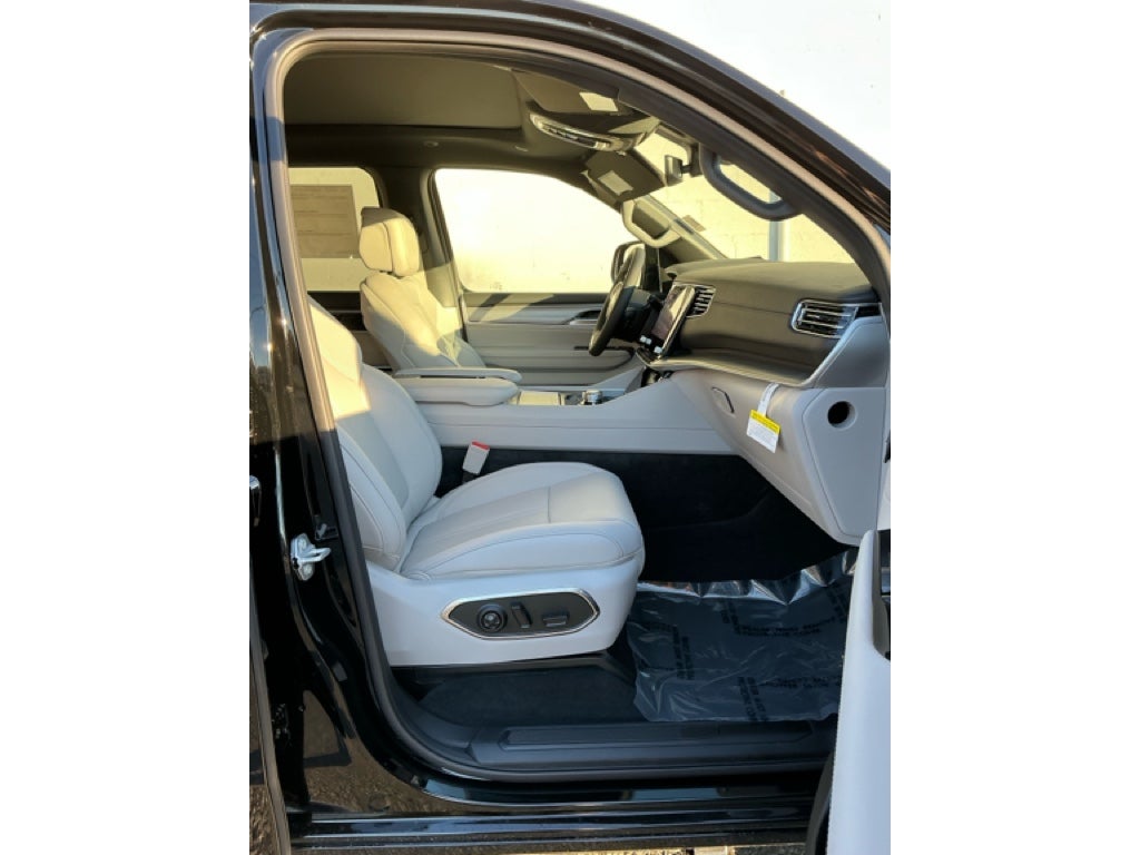 2025 Jeep Wagoneer WAGONEER L LIMITED 4X4