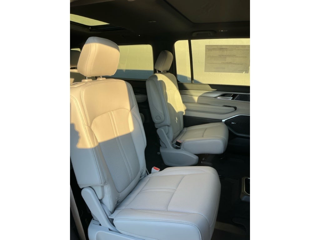 2025 Jeep Wagoneer WAGONEER L LIMITED 4X4