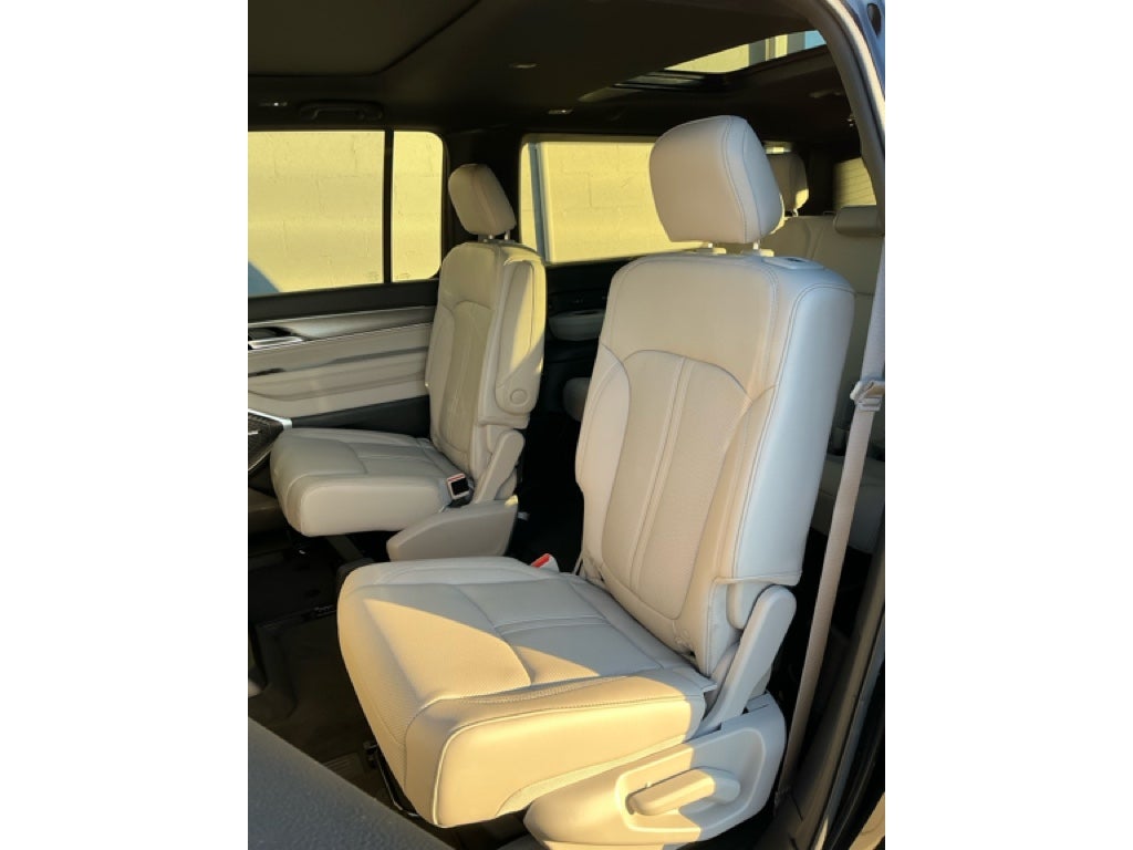 2025 Jeep Wagoneer WAGONEER L LIMITED 4X4