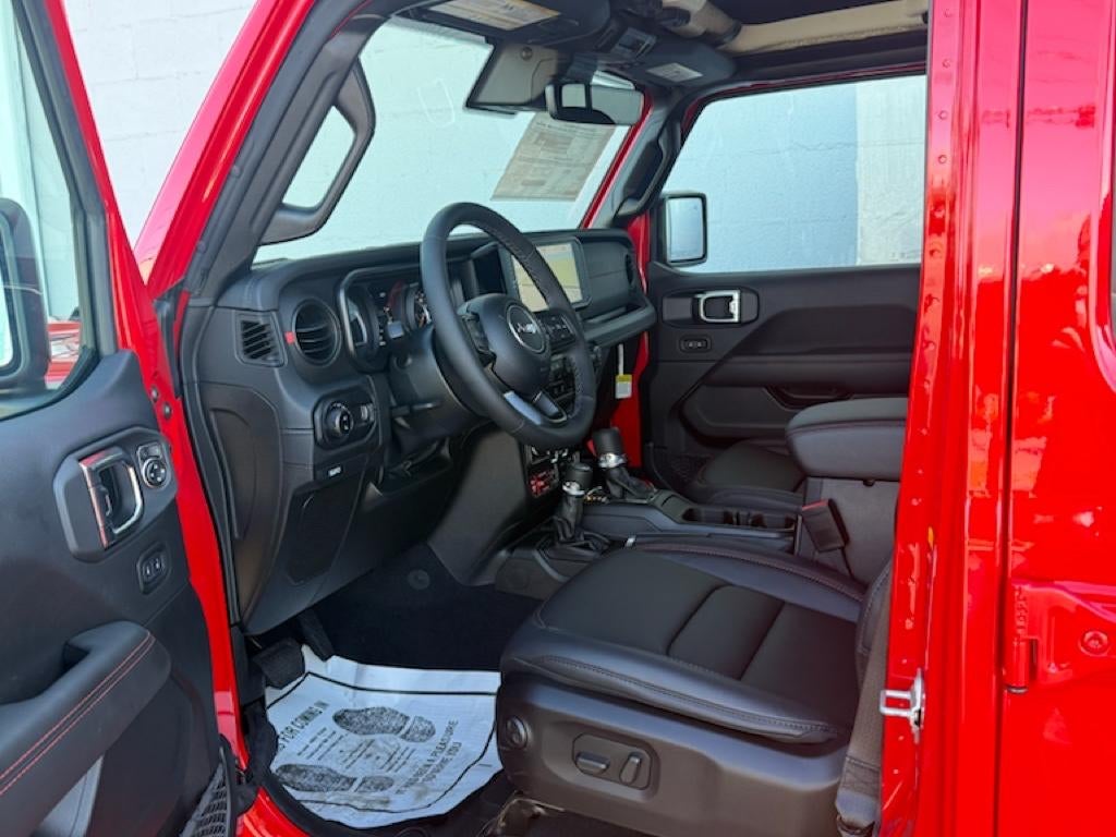 2025 Jeep Gladiator GLADIATOR RUBICON X 4X4