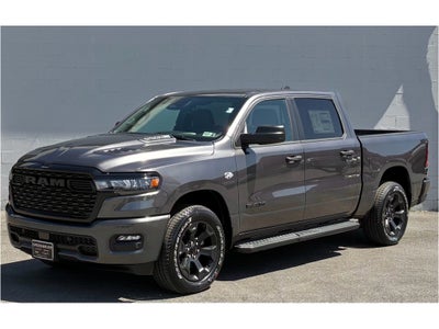 2026 RAM Ram 1500 EXPRESS CREW CAB 4X4 5'7' BOX