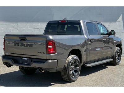 2026 RAM Ram 1500 EXPRESS CREW CAB 4X4 5'7' BOX