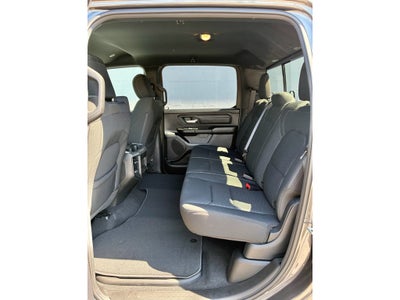 2026 RAM Ram 1500 EXPRESS CREW CAB 4X4 5'7' BOX