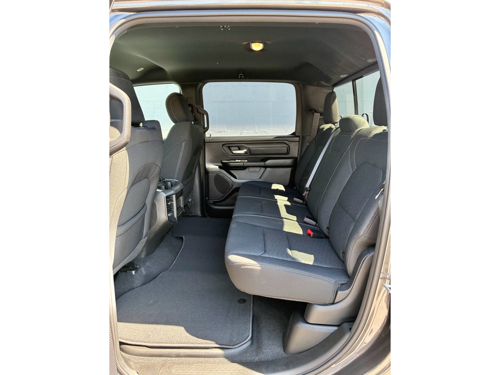 2026 RAM Ram 1500 EXPRESS CREW CAB 4X4 5'7' BOX