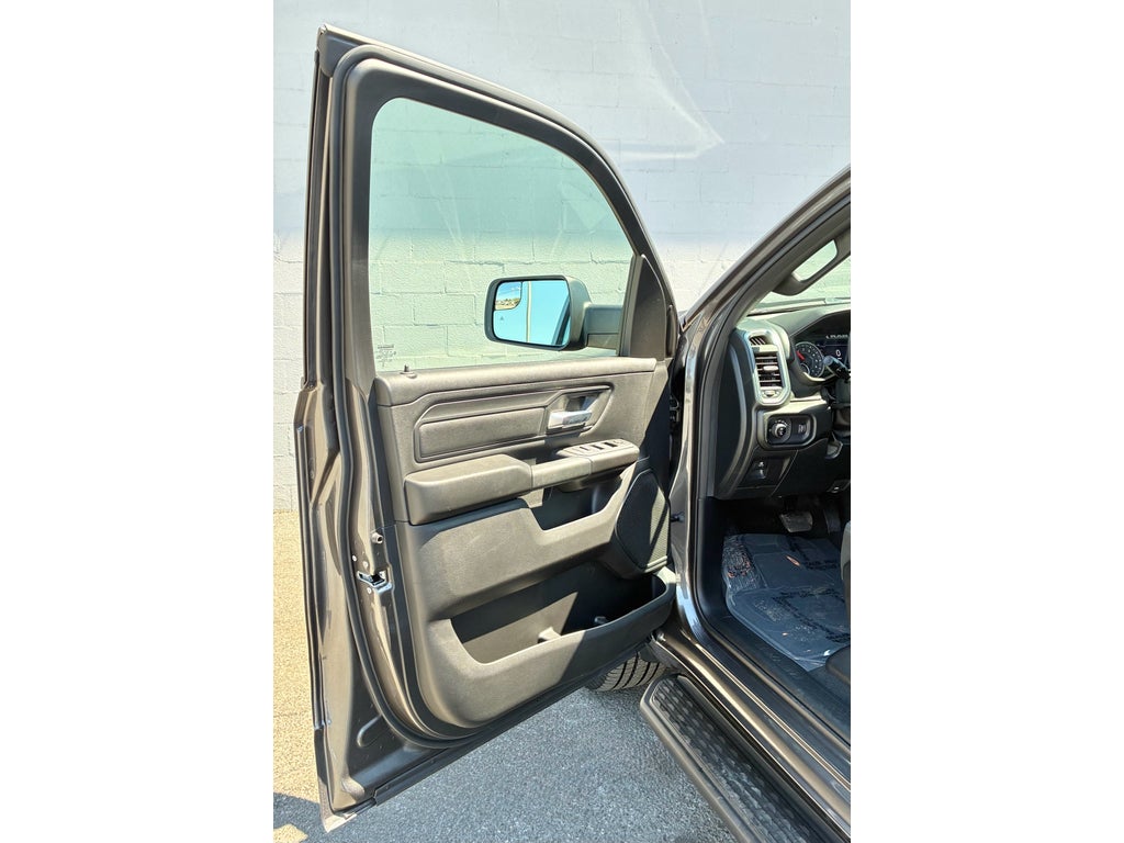 2026 RAM Ram 1500 EXPRESS CREW CAB 4X4 5'7' BOX