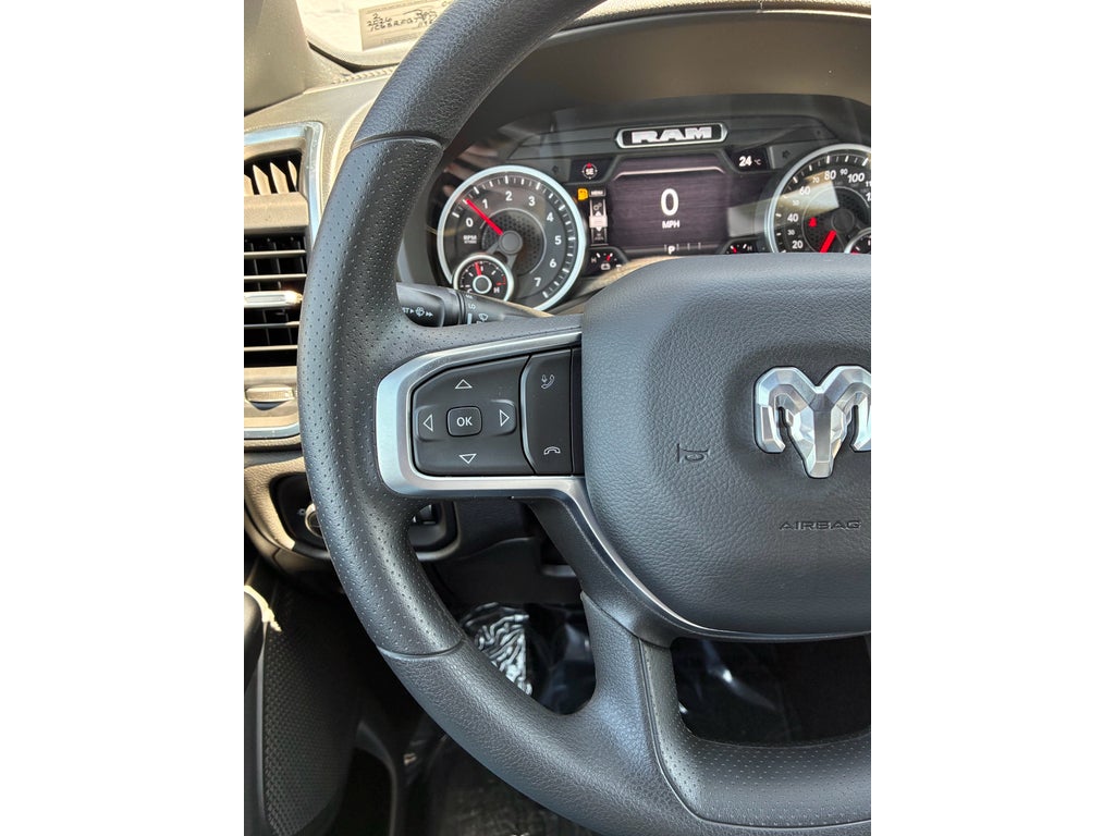 2026 RAM Ram 1500 EXPRESS CREW CAB 4X4 5'7' BOX