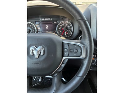 2026 RAM Ram 1500 EXPRESS CREW CAB 4X4 5'7' BOX