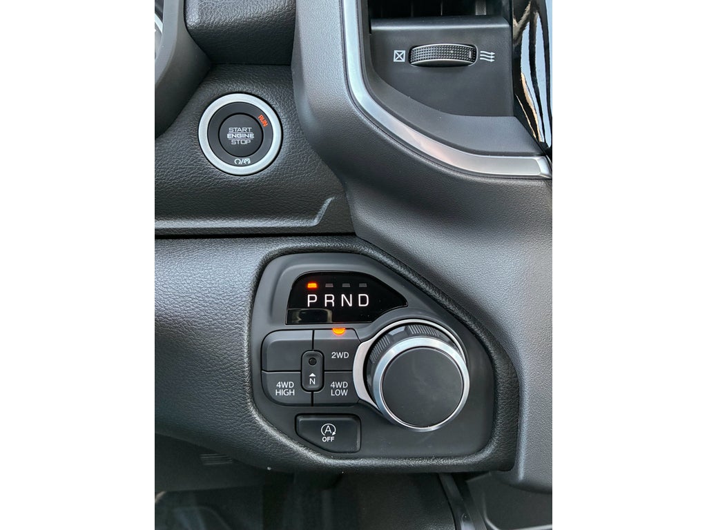 2026 RAM Ram 1500 EXPRESS CREW CAB 4X4 5'7' BOX