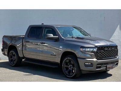 2026 RAM Ram 1500 EXPRESS CREW CAB 4X4 5'7' BOX