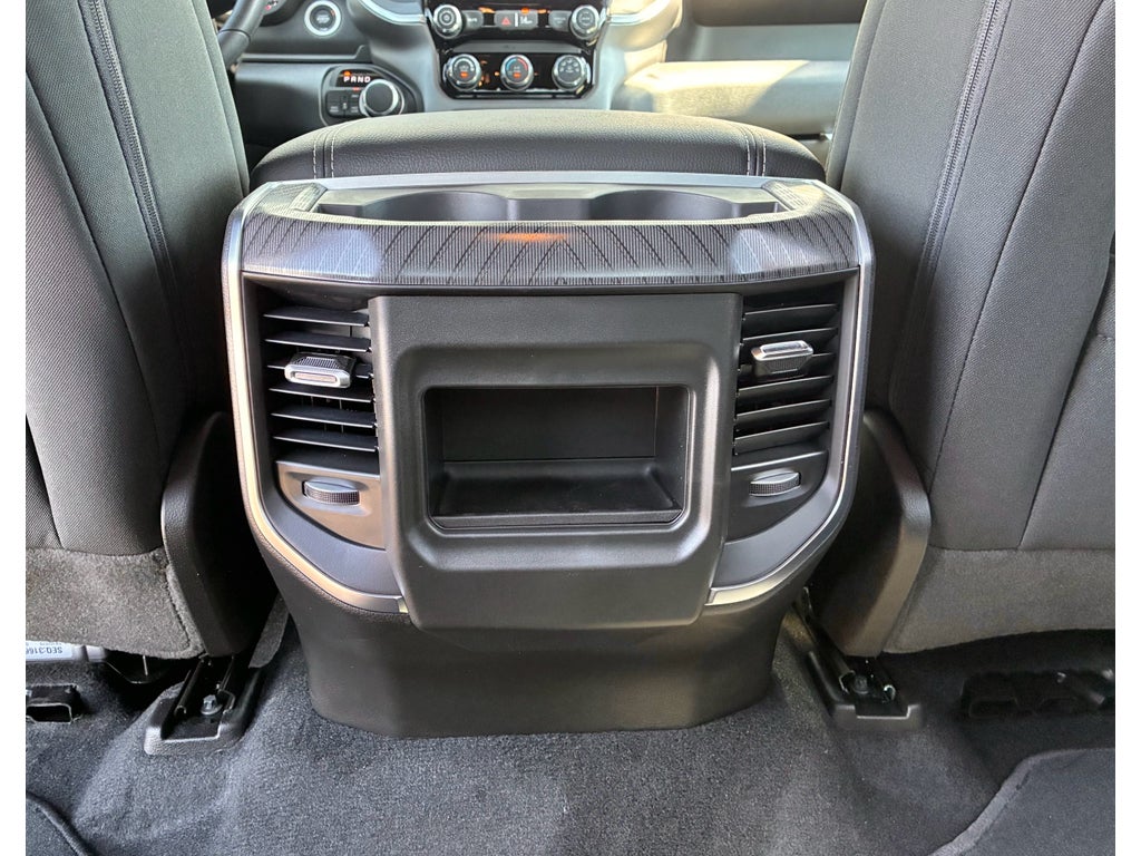 2026 RAM Ram 1500 EXPRESS CREW CAB 4X4 5'7' BOX
