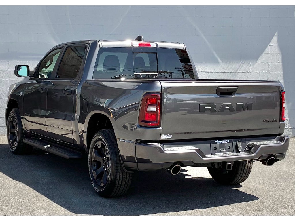 2026 RAM Ram 1500 EXPRESS CREW CAB 4X4 5'7' BOX