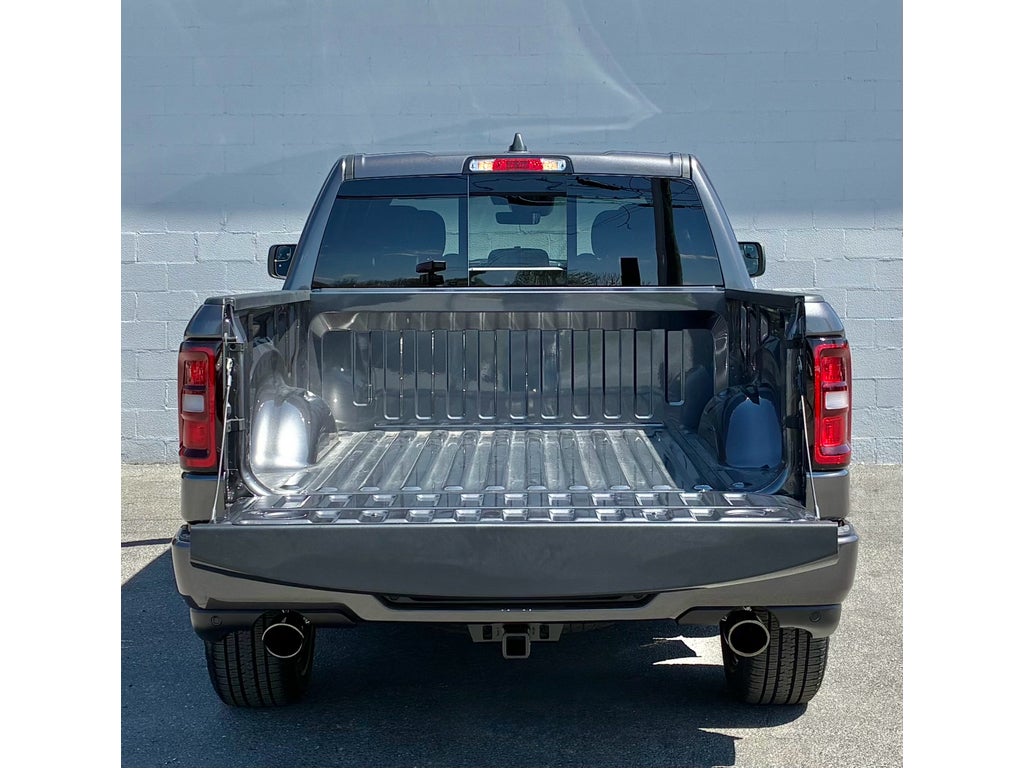 2026 RAM Ram 1500 EXPRESS CREW CAB 4X4 5'7' BOX