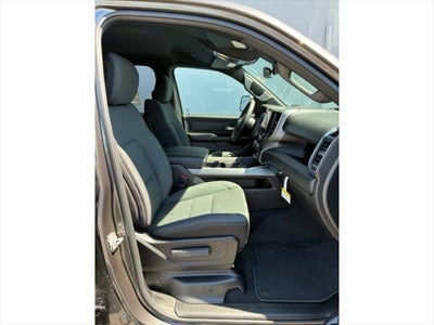 2026 RAM Ram 1500 EXPRESS CREW CAB 4X4 5'7' BOX