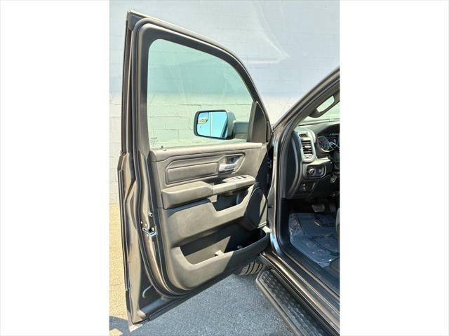 2026 RAM Ram 1500 EXPRESS CREW CAB 4X4 5'7' BOX