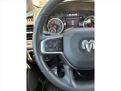 2026 RAM Ram 1500 EXPRESS CREW CAB 4X4 5'7' BOX