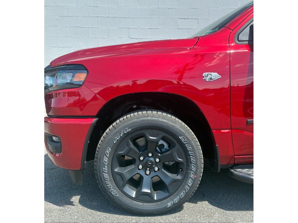 2026 RAM Ram 1500 EXPRESS CREW CAB 4X4 5'7' BOX