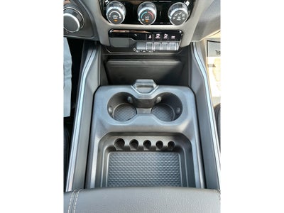 2026 RAM Ram 1500 EXPRESS CREW CAB 4X4 5'7' BOX