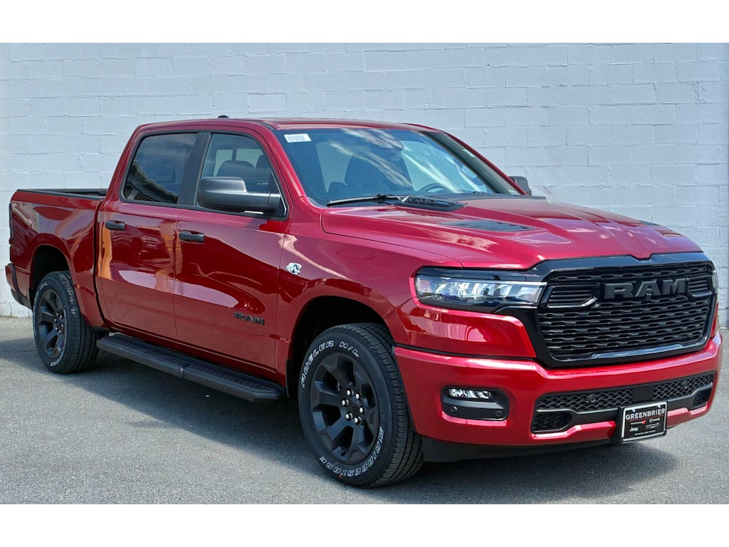 2026 RAM Ram 1500 EXPRESS CREW CAB 4X4 5'7' BOX
