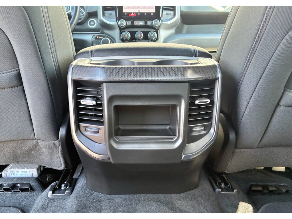 2026 RAM Ram 1500 EXPRESS CREW CAB 4X4 5'7' BOX