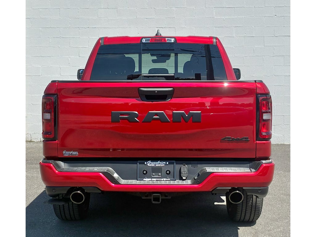 2026 RAM Ram 1500 EXPRESS CREW CAB 4X4 5'7' BOX