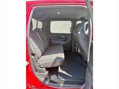 2026 RAM Ram 1500 EXPRESS CREW CAB 4X4 5'7' BOX