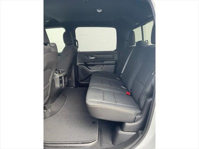 2026 RAM Ram 1500 EXPRESS CREW CAB 4X4 5'7' BOX