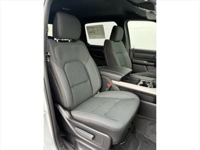 2026 RAM Ram 1500 EXPRESS CREW CAB 4X4 5'7' BOX
