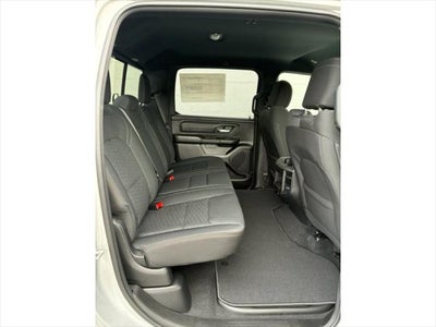 2026 RAM Ram 1500 EXPRESS CREW CAB 4X4 5'7' BOX