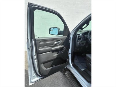 2026 RAM Ram 1500 EXPRESS CREW CAB 4X4 5'7' BOX