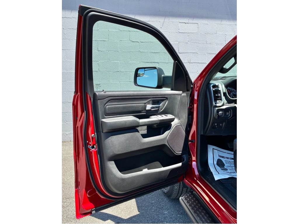 2026 RAM Ram 1500 EXPRESS CREW CAB 4X4 5'7' BOX
