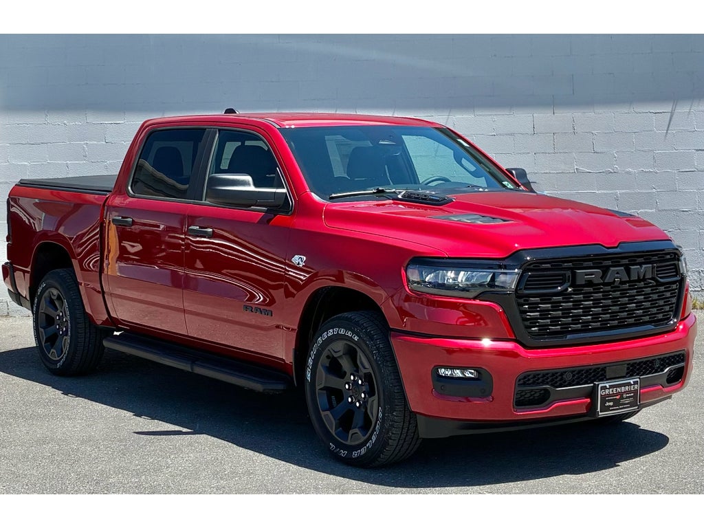 2026 RAM Ram 1500 EXPRESS CREW CAB 4X4 5'7' BOX