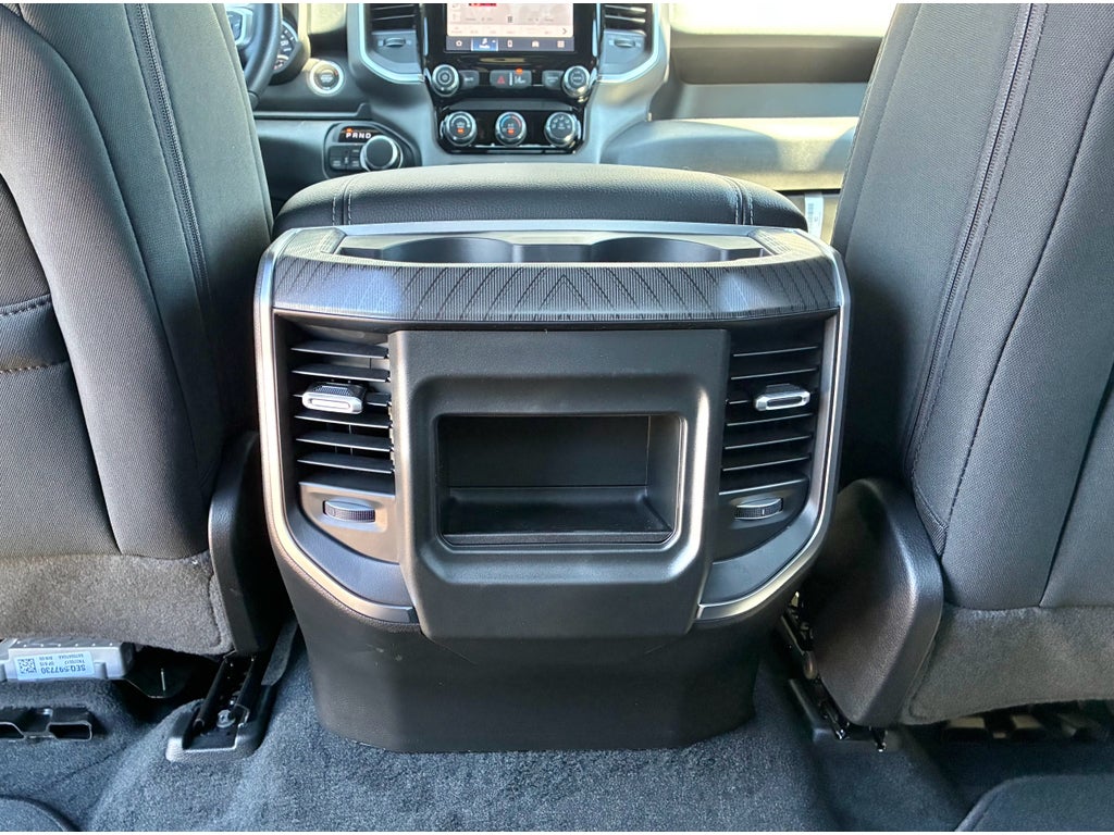2026 RAM Ram 1500 EXPRESS CREW CAB 4X4 5'7' BOX