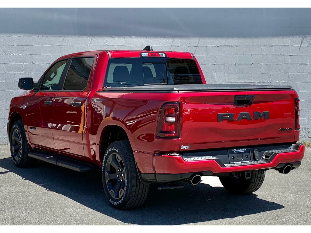 2026 RAM Ram 1500 EXPRESS CREW CAB 4X4 5'7' BOX