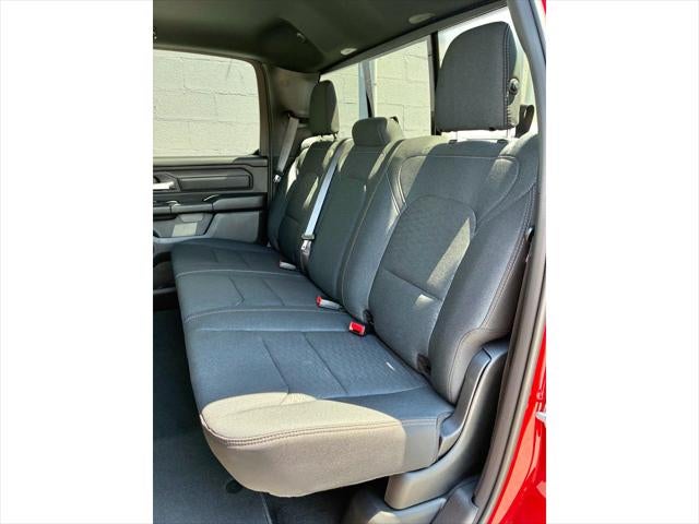 2026 RAM Ram 1500 EXPRESS CREW CAB 4X4 5'7' BOX